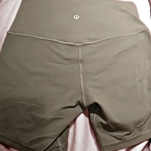 Lululemon short